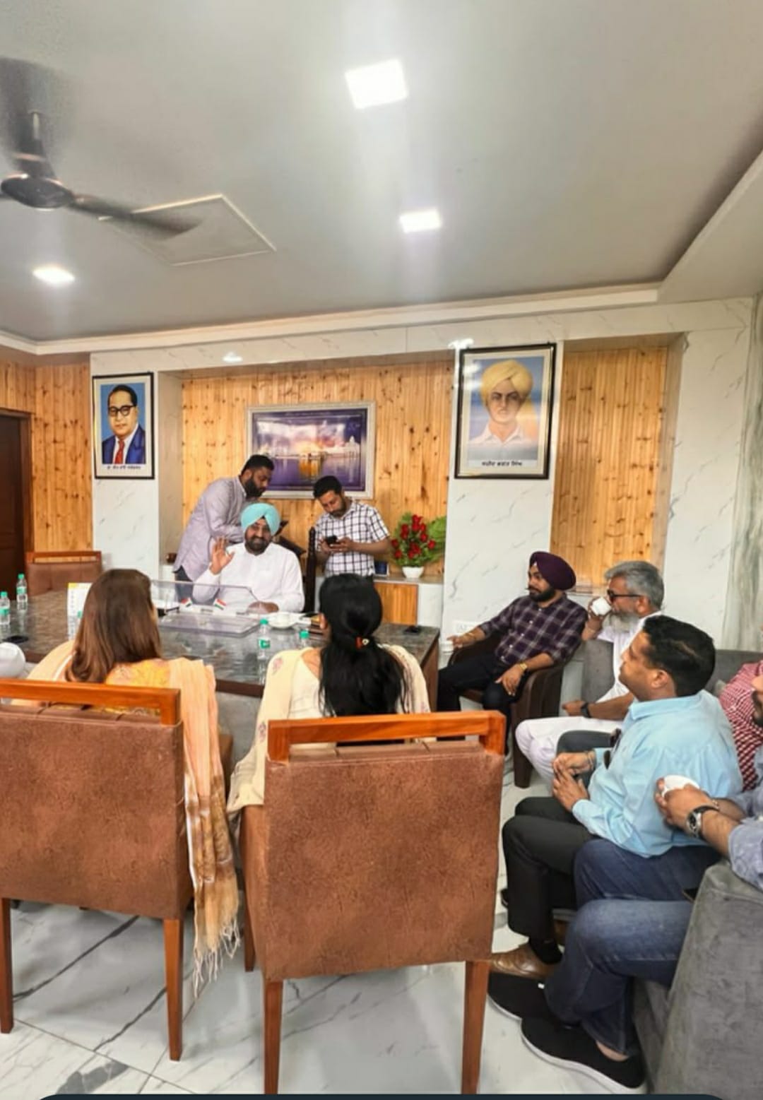 हल्का डेराबस्सी के विधायक कुलजीत सिंह रंधावा ने की ज़ीरकपुर क्षेत्र के पार्षदों के साथ अहम मुद्दों पर चर्चा