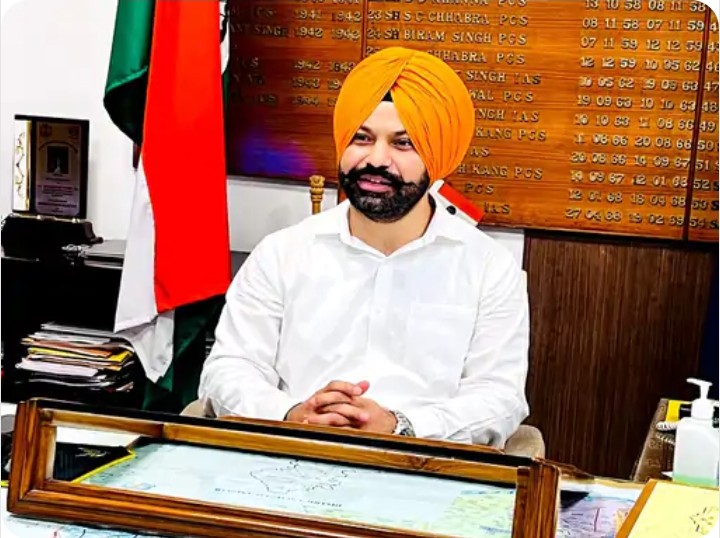 ਡਿਪਟੀ ਕਮਿਸ਼ਨਰ ਪੁਲਿਸ ਵਲੋਂ ਹਥਿਆਰਾਂ ਦਾ ਪ੍ਰਦਰਸ਼ਨ ਕਰਨ ’ਤੇ ਪੂਰਨ ਪਾਬੰਦੀ