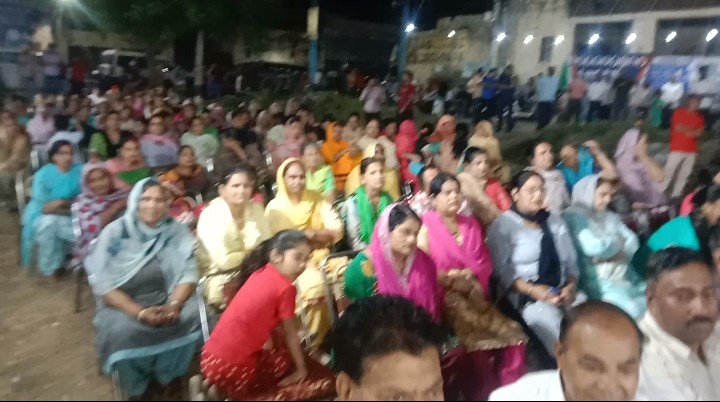 ਜਲੰਧਰ ,ਉਪਕਾਰ ਨਗਰ ਕਾਂਗਰਸ ਪਾਰਟੀ ਦੀ ਹੋਈ ਹੰਗਾਮੀ ਮੀਟਿੰਗ ਲੋਕਾਂ ਦਾ ਇਕੱਠ ਦੇਖ, ਵਿਰੋਧੀ ਪਾਰਟੀਆਂ ਦੇ ਉੱਡ ਜਾਣਗੇ ਹੋਸ਼।