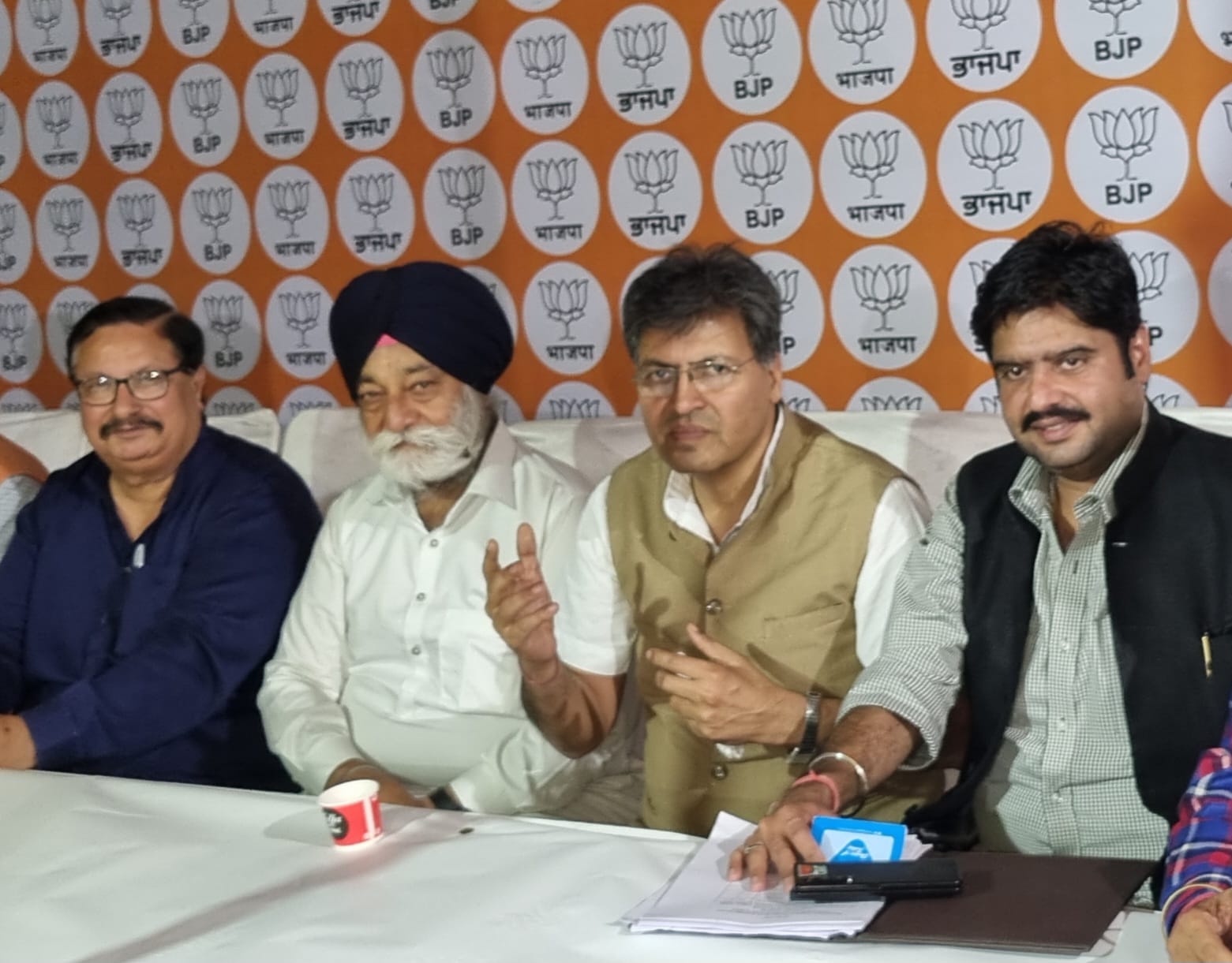 केजरीवाल अपना आलिशान बंगला बनाने की बजाय महिलाओं की चिंता करते तो आज 1000 रुपया प्रति महीना उनके खाते में जमा होता:दीवान अमित अरोड़ा