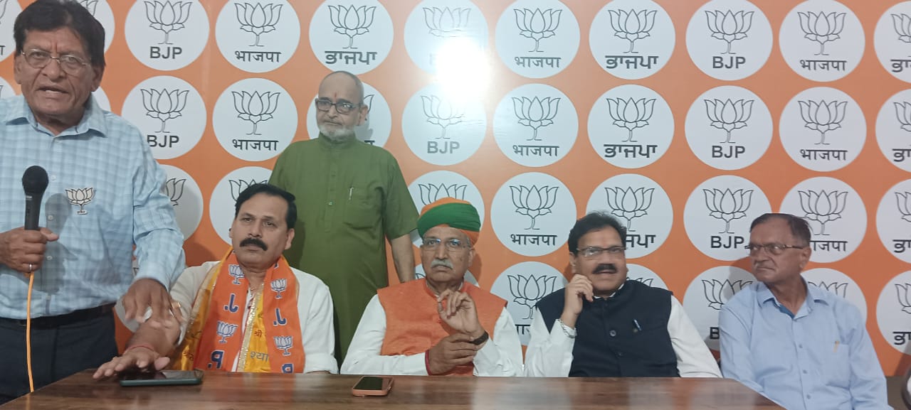 अर्जुन राम मेघवाल ने सीनियर सिटीजन सेल के पदाधिकारियों के साथ बैठक कर की समीक्षा।