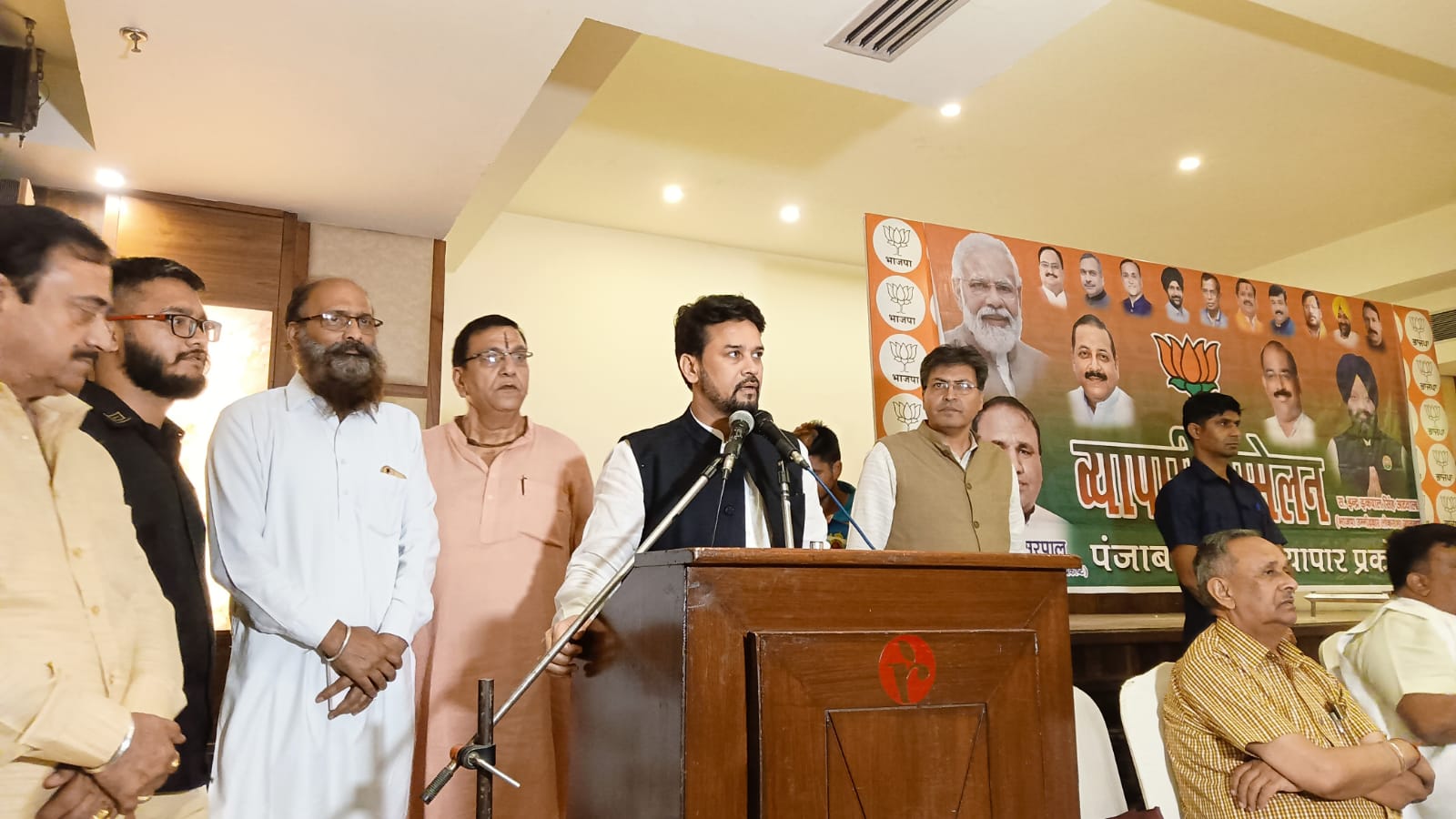 व्यापारी वर्ग अर्थव्यवस्था की रीढ़ की हड्डी,प्रत्येक समस्या का समाधान होगा: डाक्टर जितेन्द्र सिंह