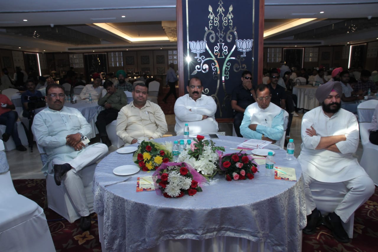 ਮੋਦੀ ਦੀ ਅਗਵਾਈ ਹੇਠਲੀ ਕੇਂਦਰ ਸਰਕਾਰ ਦੀਆਂ 9 ਸਾਲਾਂ ਦੀਆਂ ਪ੍ਰਾਪਤੀਆਂ ਬਾਰੇ ਕੇਂਦਰੀ ਮੰਤਰੀ ਬੀ.ਐਲ.ਵਰਮਾ ਨੇ ਮੀਡੀਆ ਨੂੰ ਕਰਵਾਇਆ ਜਾਣੂ।