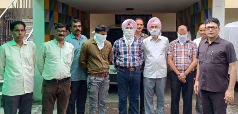 ਪੰਜਾਬ ਵਿਜੀਲੈਂਸ ਬਿਊਰੋ ਨੇ ਨੈਸ਼ਨਲ ਹਾਈਵੇਅ ਅਥਾਰਟੀ ਆਫ ਇੰਡੀਆ (ਐਨ.ਐਚ.ਏ.ਆਈ.) ਵੱਲੋਂ ਐਕੁਆਇਰ ਕੀਤੀ ਜ਼ਮੀਨ ਦਾ ਮੁਆਵਜ਼ਾ ਜਾਰੀ ਕਰਵਾਉਣ ਸਬੰਧੀ