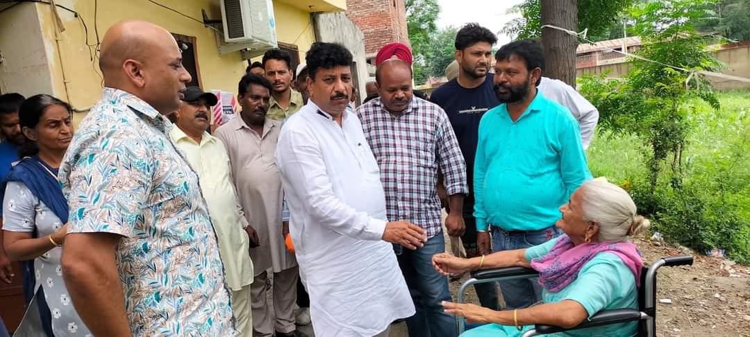 रामामंडी मे भाजपा नेताओं के एक्शन के बाद रमन अरोड़ा का रिएक्शन,क्रेडिट लेने पहुंचे “आप” विधायक – ईंजी.चंदन रखेजा।