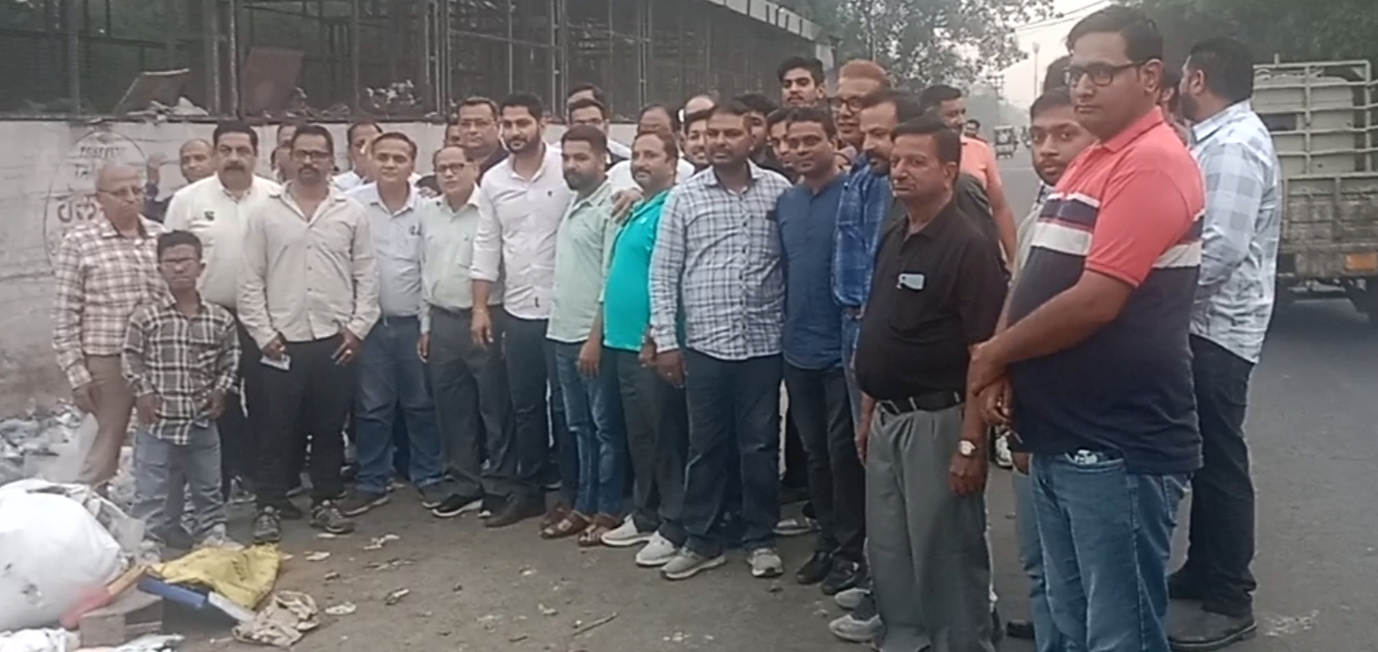 भाजपा युवा मोर्चा जिला उपाध्यक्ष राजेश ठाकुर (मोंटी )की अग़वाई में किया गया रोष प्रदर्शन