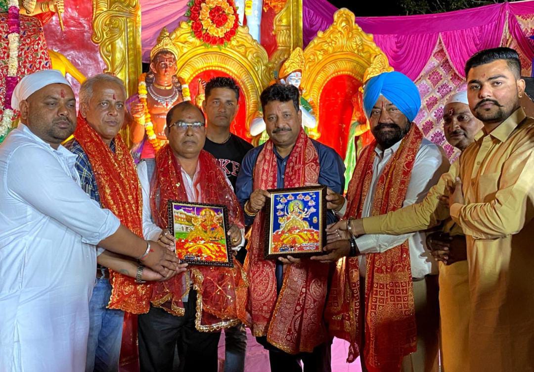 विधायक रमन अरोड़ा ने शहर के विभिन्न धार्मिक स्थलों पर विशेष तौर पर की शिरकत