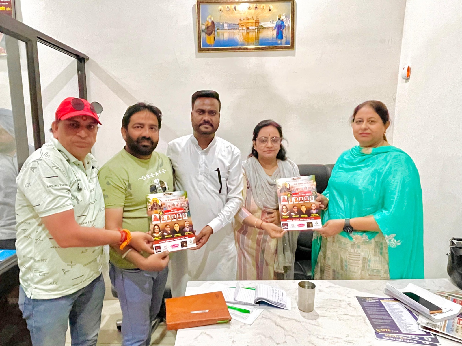 ਹਲਕਾ ਦੱਖਣੀ ਦੀ ਆਪ ਵਿਧਾਇਕਾ ਮੈਡਮ ਰਜਿੰਦਰ ਪਾਲ ਕੌਰ ਛੀਨਾ ਅਤੇ ਸੰਯੁਕਤ ਸਕੱਤਰ ਪੰਜਾਬ ਅਜੇ ਮਿੱਤਲ ਨੂੰ ਦਿੱਤਾ ਗਿਆ ਮਾਤਾ ਕਾਲੀ ਜੀ ਦੀ ਚੋਂਕੀ ਦਾ ਸੱਦਾ ਪੱਤਰ