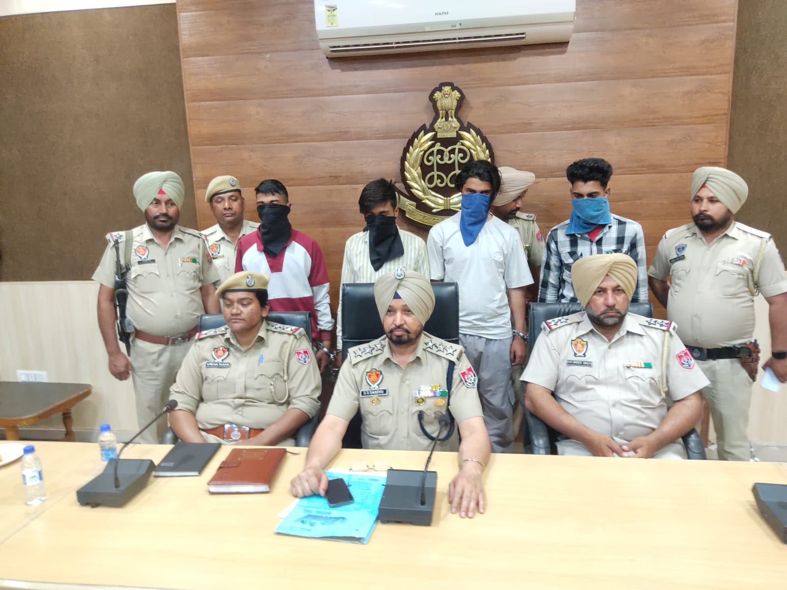 ਥਾਣਾ ਮੇਹਟੀਆਣਾ ਜਿਲ੍ਹਾ ਹੁਸ਼ਿਆਰਪੁਰ ਵਲੋ ਏ.ਟੀ.ਐਮ. ਲੁੱਟਣ ਅਤੇ ਚੋਰੀ ਕਰਨ ਵਾਲੇ ਗੈਂਗ ਨੂੰ ਕੀਤਾ ਗ੍ਰਿਫਤਾਰ