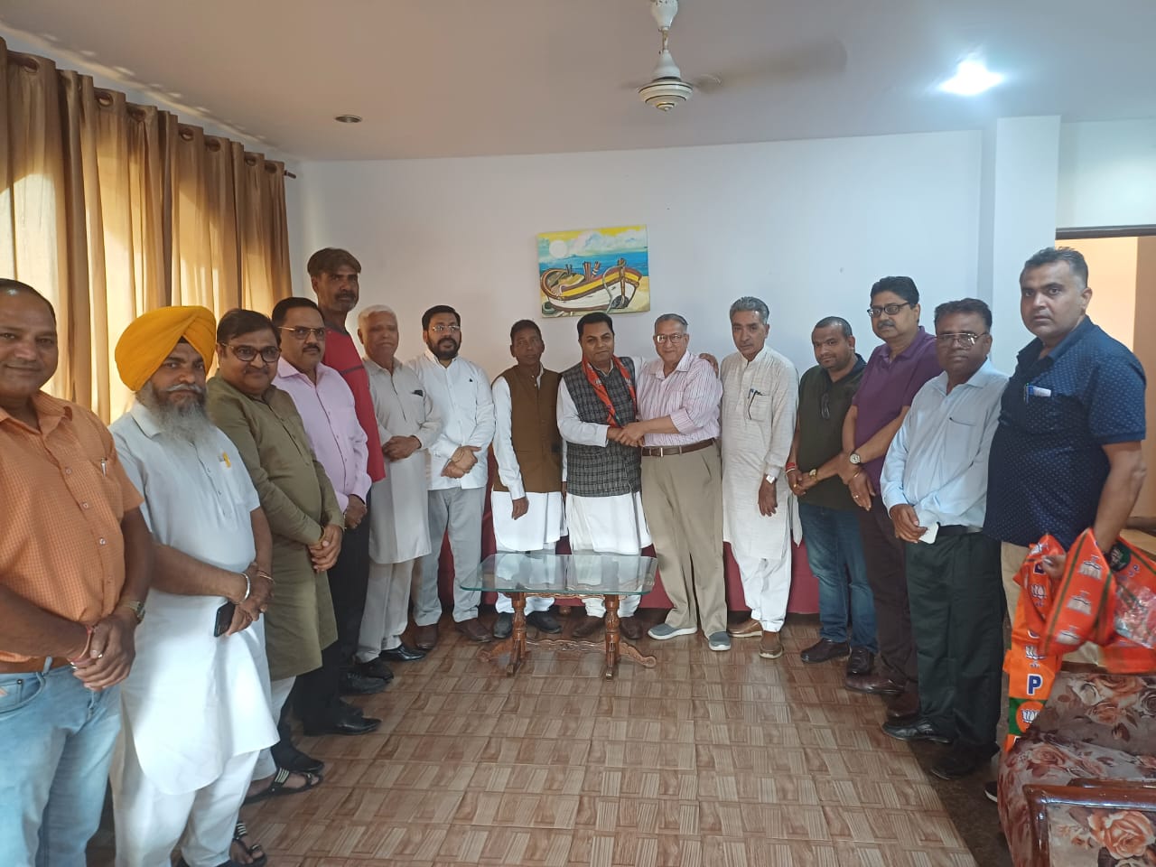 जालंधर लोकसभा के देहात में मज़बूत होती भाजपा,गांव नौगज्जा के सर्कल अध्यक्ष अशोक कुमार सेठ आप पार्टी छोड़ भाजपा में हुए शामिल*