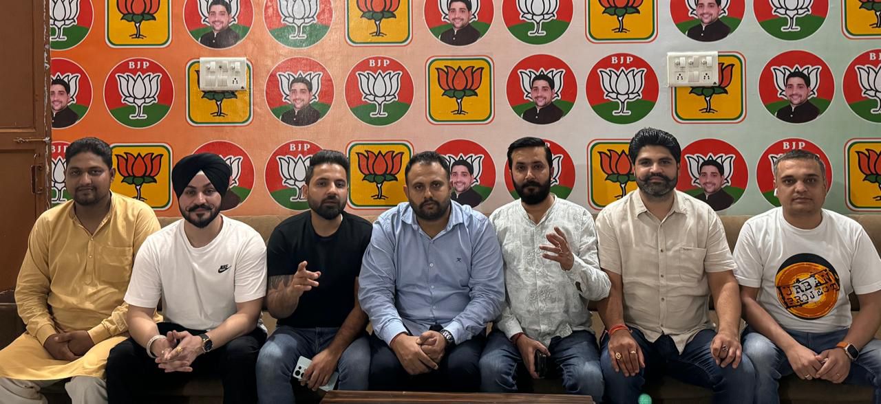 सीएम मान केवल कोठी नही इन्वर्टर और जनरेटर भी साथ लेकर आये और लोगो को लेकर दे-अशोक सरीन हिक्की*