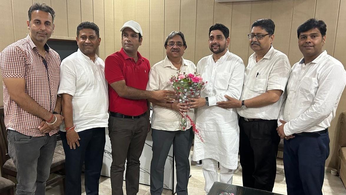 राकेश राठौर ने साथियों सहित शीतल अंगुराल को उप-चुनाव में भाजपा के उम्मीदवार बनने पर दी बधाई* 