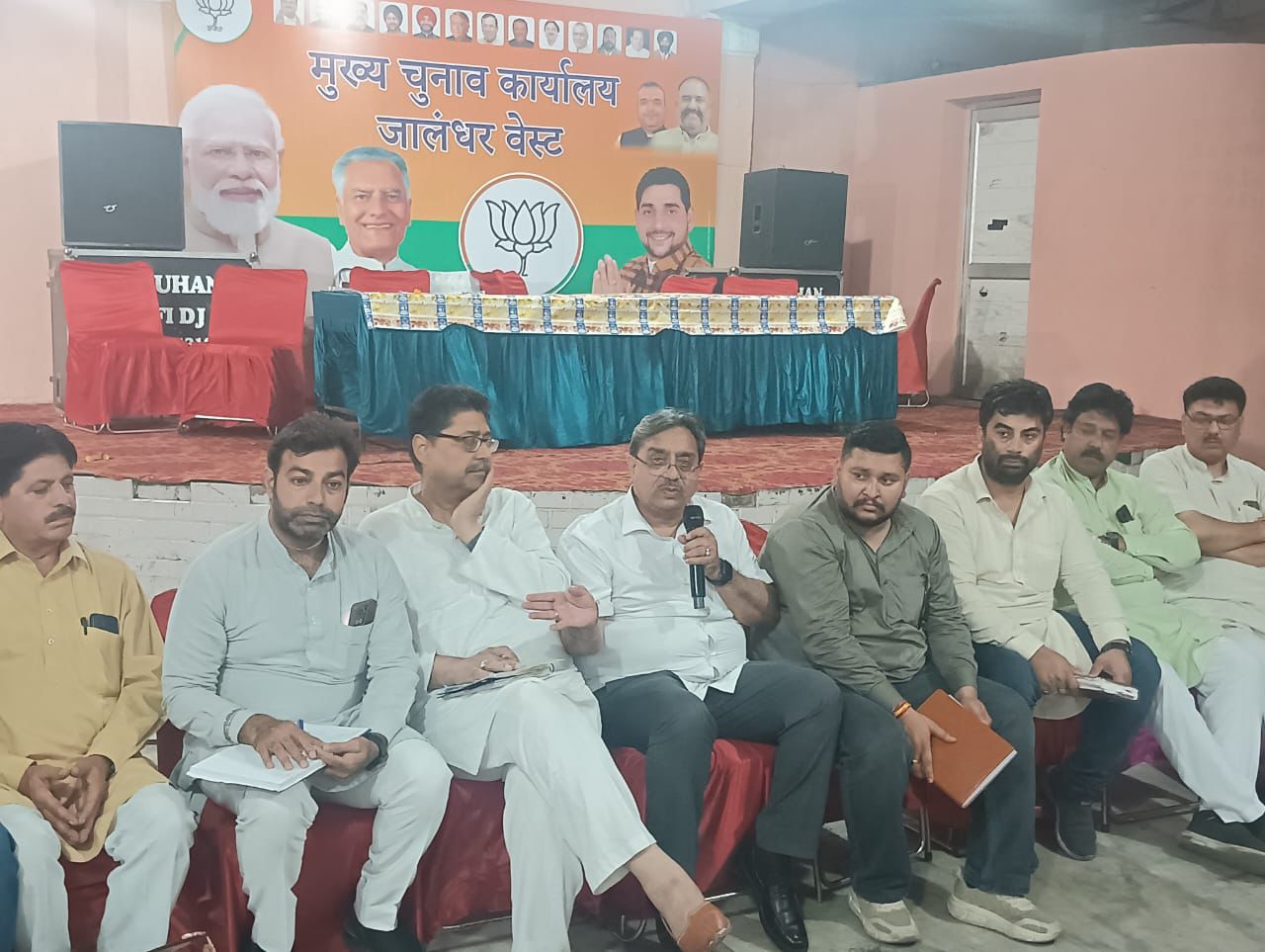 राकेश राठौर ने वेस्ट हल्के के उपचुनावों की तैयारियों को लेकर की अहम बैठक*