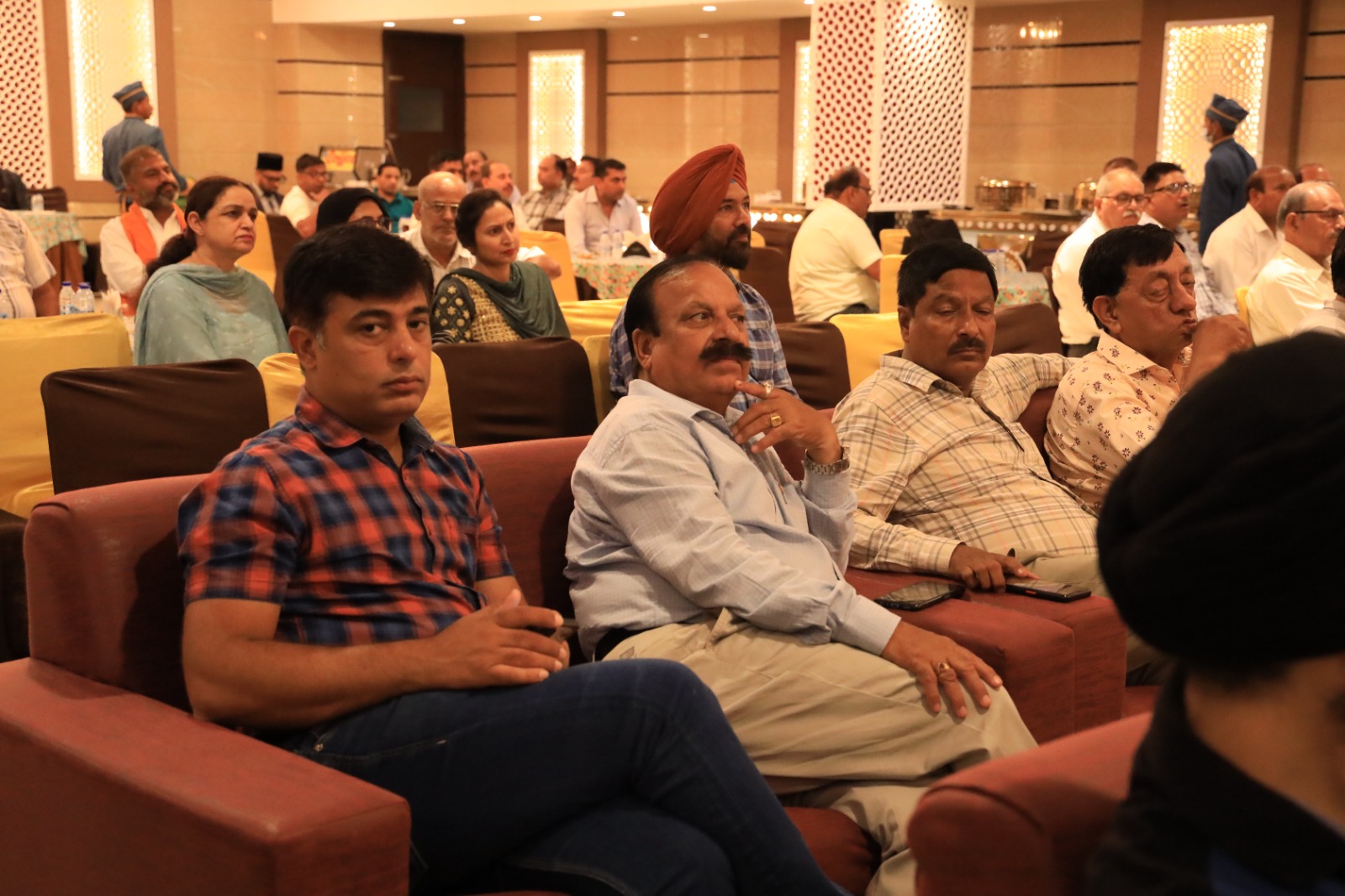 ਈਦ ਮਿਲਨ ਪਾਰਟੀ ਵਰਗੇ ਜਸ਼ਨਾਂ ਨਾਲ ਆਪਸੀ ਭਾਈਚਾਰਾ, ਪਿਆਰ ਸਨੇਹ ਅਤੇ ਗੁਆਂਢੀਆਂ ਨਾਲ ਦੋਸਤਾਨਾ ਸੰਬੰਧ ਵੱਧਦੇ ਹਨ :  ਅਹਿਮਦੀਆ ਮੁਸਲਿਮ ਜਮਾਤ