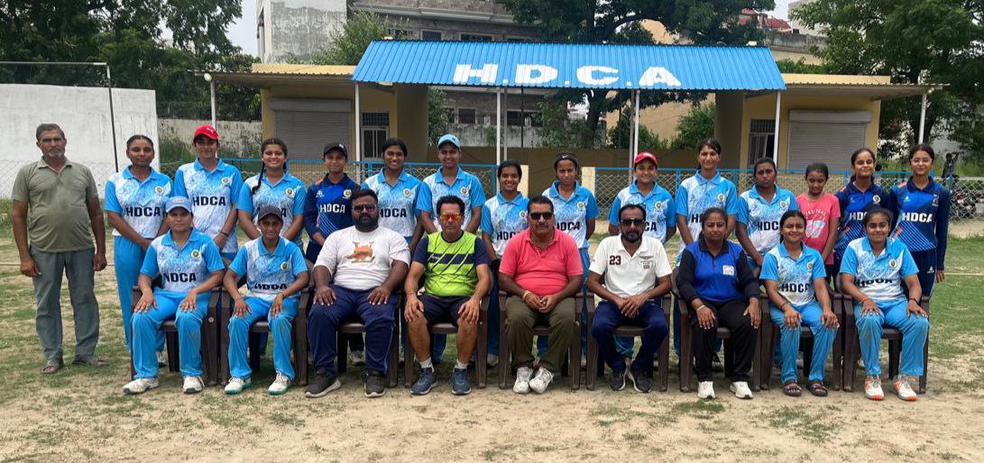 ਸੀਨੀਅਰ ਮਹਿਲਾ ਕ੍ਰਿਕਟ ਵਿੱਚ ਹੁਸ਼ਿਆਰਪੁਰ ਨੇ ਗੁਰਦਾਸਪੁਰ ਨੂੰ 9 ਵਿਕਟਾਂ ਨਾਲ ਹਰਾਇਆ।