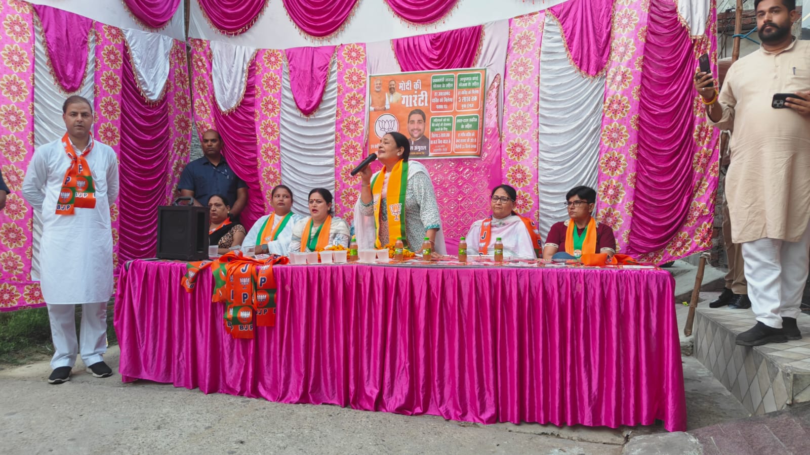 जल्लोवाल आबादी में शीतल अंगुराल जी के पक्ष में की गई बड़ी जनसभा