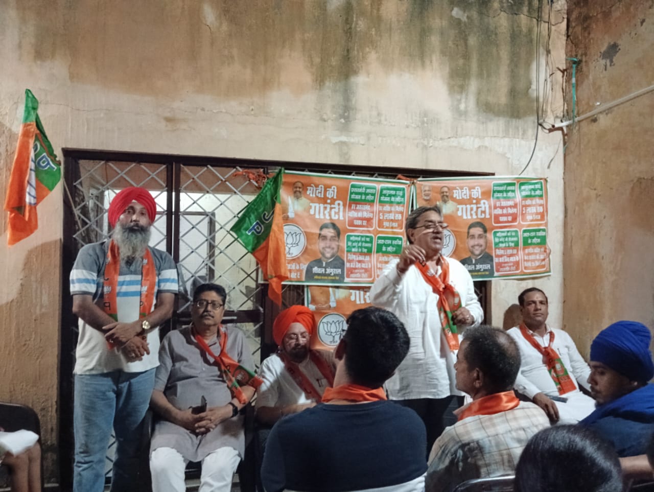 राकेश राठौर में वार्ड नंबर 62 में की शीतल अंगूराल के पक्ष में चुनावी बैठक