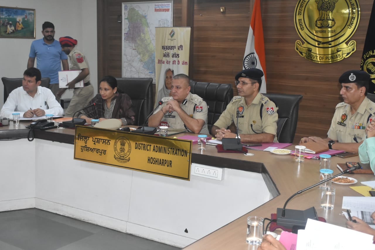 ਤਸਕਰਾਂ ’ਤੇ ਨਕੇਲ ਕੱਸਣਾ ਅਤੇ ਨਸ਼ੇ ’ਚ ਫਸੇ ਨੌਜਵਾਨਾਂ ਦਾ ਮੁੜ ਵਸੇਬਾ ਮੁੱਖ ਤਰਜੀਹ : ਦੀ ਆਈ ਜੀ ਗਿੱਲ