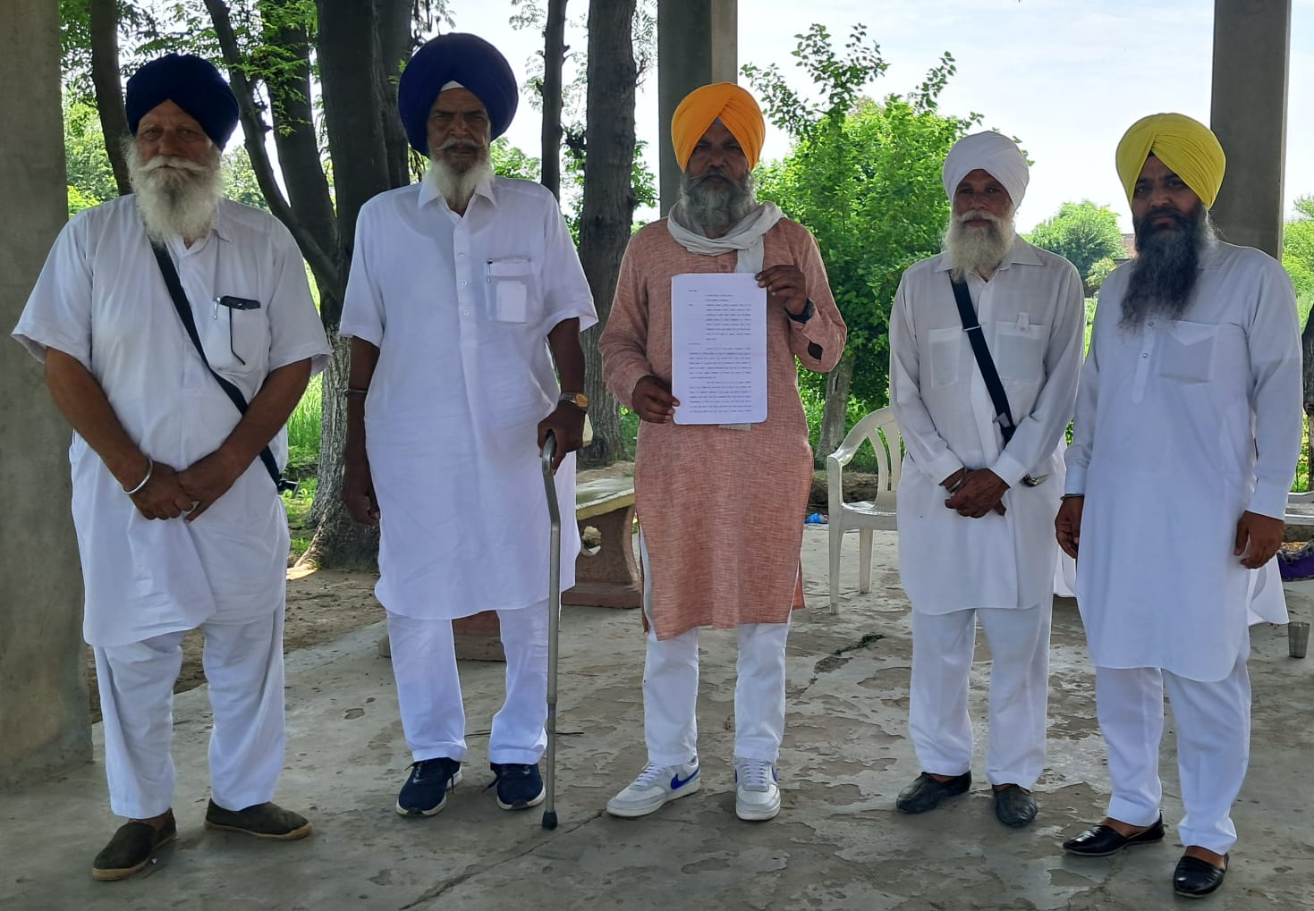 ਸਰਾਭਾ ਪੰਥਕ ਮੋਰਚੇ ਦੇ ਆਗੂ ਡਾ:ਲਵਪ੍ਰੀਤ ਮੁੱਲਾਪੁਰ ਦੇ ਖਿਲਾਫ ਸਿਹਤ ਮੰਤਰੀ ਡਾ:ਬਲਵੀਰ ਸਿੰਘ ਨੂੰ ਮਿਲੇ 