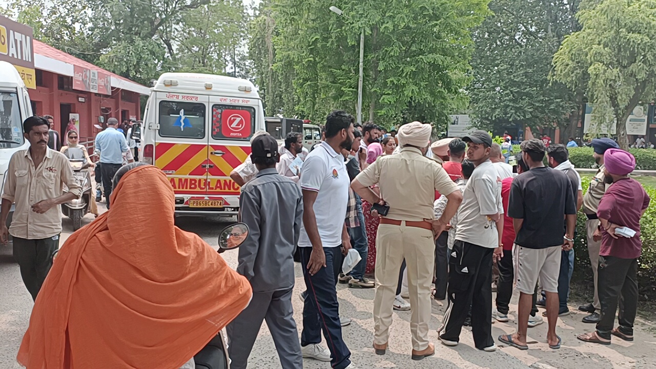 ਸਰਕਾਰੀ ਹਸਪਤਾਲ ਬਣਿਆ ਜੰਗ ਦਾ ਅਖਾੜਾ ਹਸਪਤਾਲ ਦੇ ਐਸ ਐਮ ਓ ਬੇਖ਼ਬਰ 