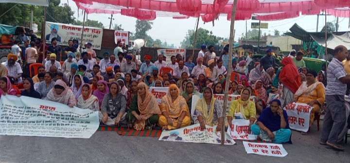 ਨਸਰਾਲਾ ਚ ਦੂਸਰੀ ਵਾਰ ਰੋਡ ਜਾਮ ਕਰਕੇ ਪੁਲਸ ਪ੍ਰਸ਼ਾਸਨ ਖਿਲਾਫ ਕੀਤੀ ਨਾਅਰੇਬਾਜੀ