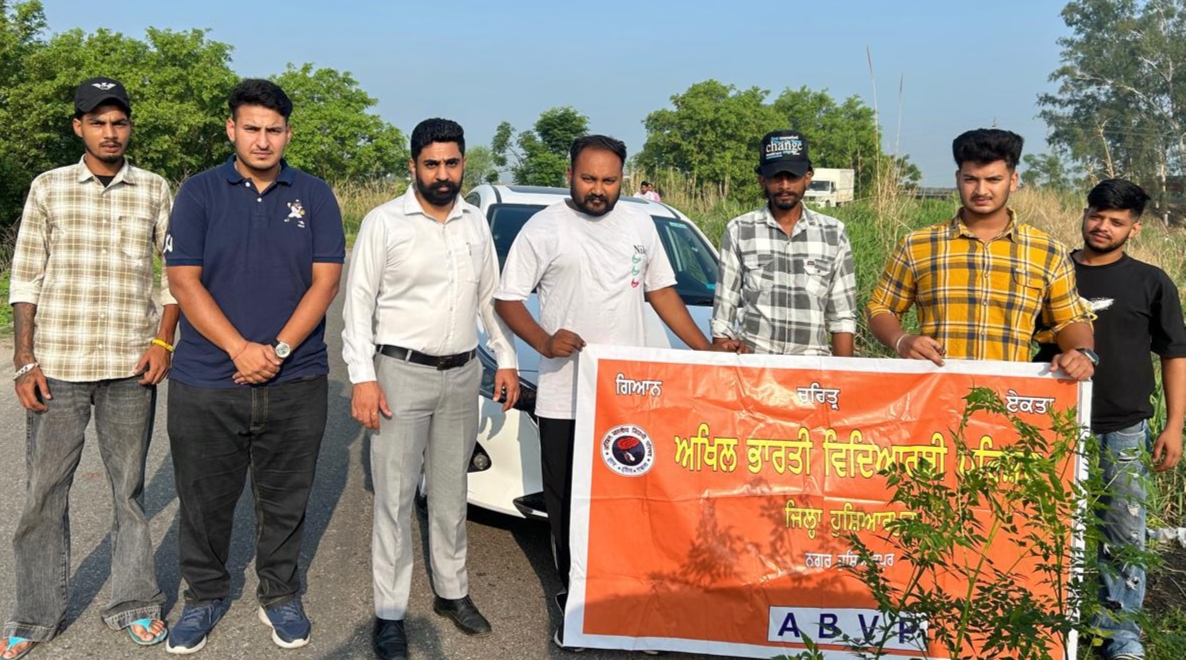 ਅੱਜ ਦੇ ਯੁੱਗ ਵਿੱਚ ਬੱਚਿਆਂ ਨੂੰ ਨਸ਼ਿਆਂ ਤੋਂ ਦੂਰ ਰਹਿਕੇ ਖੇਡਾਂ ਵੱਲ ਧਿਆਨ ਦੇਣਾ ਚਾਹੀਦਾ ਹੈ : ਹਰਸ਼,ਪਵਨ 