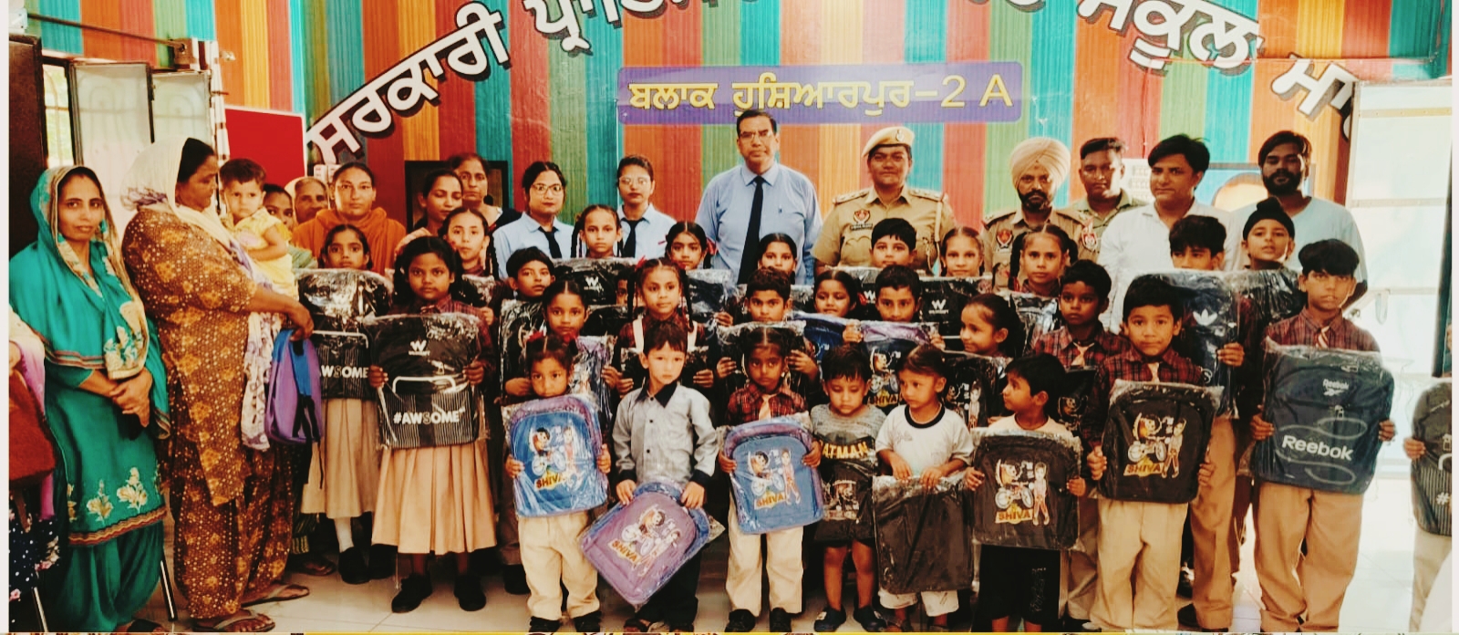 ਸਰਕਾਰੀ ਐਲੀਮੈਂਟਰੀ ਸਮਾਰਟ ਸਕੂਲ ਮਾਨਾਂ ਵਿਖੇ ਐਸ ਐਚ ਓ ਮੈਡਮ ਊਸ਼ਾ ਰਾਣੀ ਨੇ 50 ਵਿਦਿਆਰਥੀਆਂ ਨੂੰ ਕਿੱਟਾ ਵੰਡੀਆਂ 