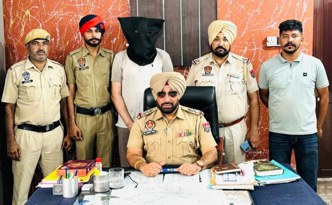 50 ਗ੍ਰਾਮ, ਹੈਰੋਇਨ ਅਤੇ ਨਗਦ ਇੱਕ ਲੱਖ ਰੁਪਏ ਸਮੇਤ ਇੱਕ ਵਿਅਕਤੀ ਚੜ੍ਹਿਆ ਪੁਲਿਸ ਦੇ ਅੜਿੱਕੇ । 