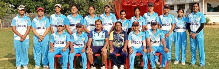 20-20 ਸੀਨੀਅਰ ਮਹਿਲਾ ਕ੍ਰਿਕਟ ਵਿੱਚ ਹੁਸ਼ਿਆਰਪੁਰ ਦੀ ਟੀਮ ਨੇ ਗੁਰਦਾਸਪੁਰ ਨੂੰ 8 ਵਿਕਟਾਂ ਨਾਲ ਹਰਾਇਆ : ਡਾ ਰਮਨ ਘਈ 