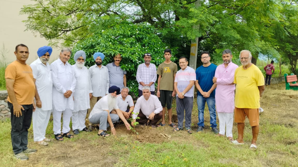 ਜੰਗਲਾਂ ਵਿੱਚੋਂ ਦਰਖਤਾਂ ਦੀ ਹੋ ਰਹੀ ਅੰਨ੍ਹੇਵਾਹ ਕਟਾਈ ਕਰਕੇ ਹੀ ਵਾਤਾਵਰਣ ਦਾ ਸੰਤੁਲਨ ਬਹੁਤ ਵਿਗੜ ਰਿਹਾ ਹੈ: ਐਡਵੋਕੇਟ ਸ਼ਮਸ਼ੇਰ ਭਾਰਦਵਾਜ 