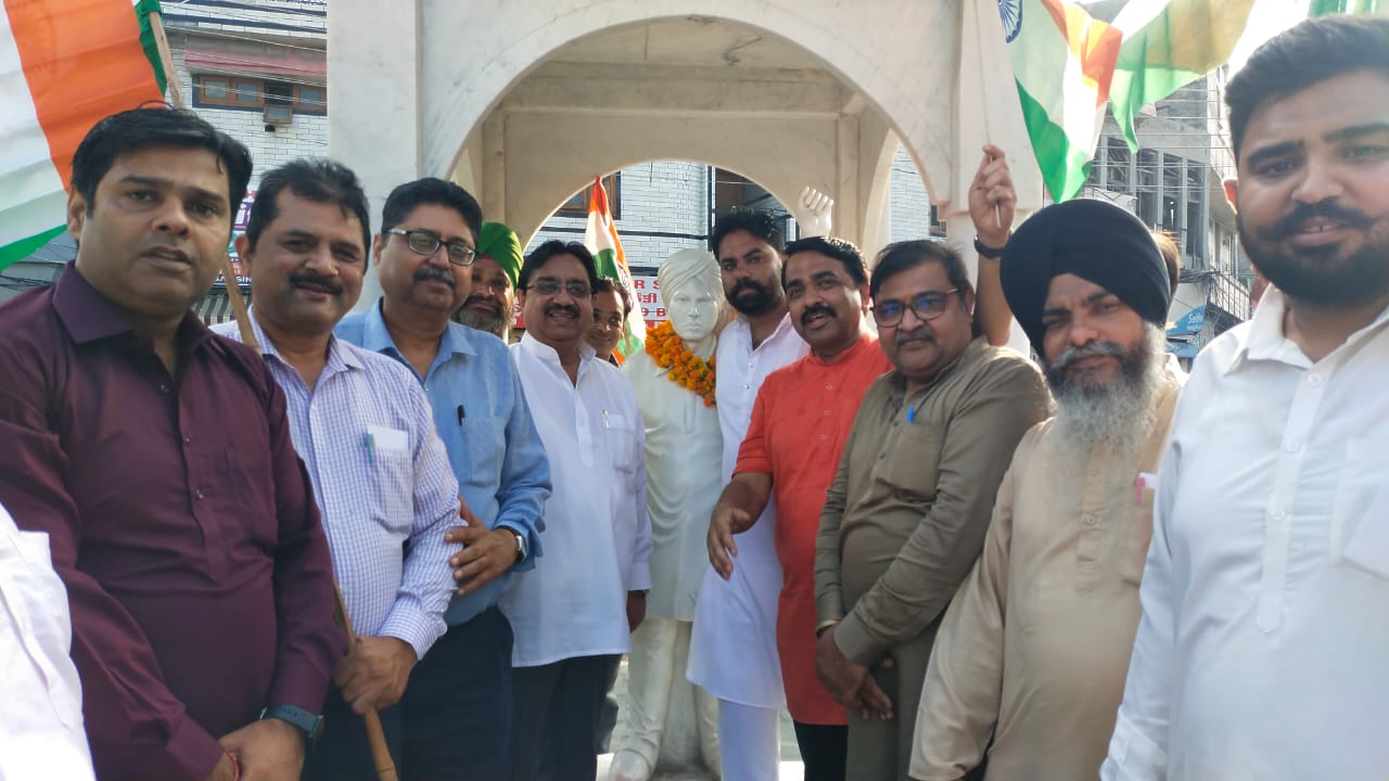 भाजपा युवा मोर्चा ने हर घर तिरंगा अभियान के उपलक्ष्य में निकाली विशाल बाइक रैली*