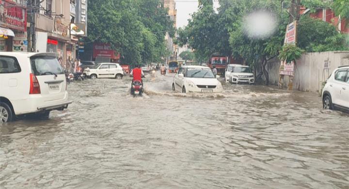 ਪੰਜਾਬ ‘ਚ ਭਾਰੀ ਮੀਂਹ, ਜਲੰਧਰ ‘ਚ ਹਾਲਾਤ ਬਣੇ ਭਿਆਨਕ 
