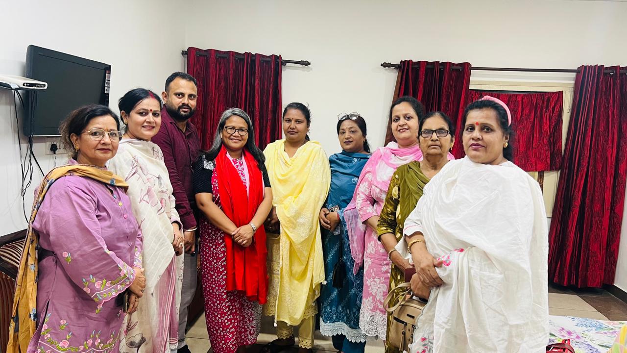 भारत सरकार की सदस्य देलीना कोंडअप जी ने सिविल हस्पताल में पीढ़ित लड़की एवं उसके परिवार वालों के साथ की मुलाकात 