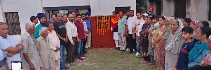 ਸਾਂਸਦ ਰਾਜ ਕੁਮਾਰ ਚੱਬੇਵਾਲ ਨੇ ਪਿੰਡ ਬਜਰਾਵਰ ਵਿੱਚ 30 ਲੱਖ ਰੁਪਏ ਦੀ ਲਾਗਤ ਨਾਲ ਬਣਨ ਵਾਲੇ ਕਲੀਨਿਕ ਦਾ ਨੀਂਹ ਪੱਥਰ ਰੱਖਿਆ।