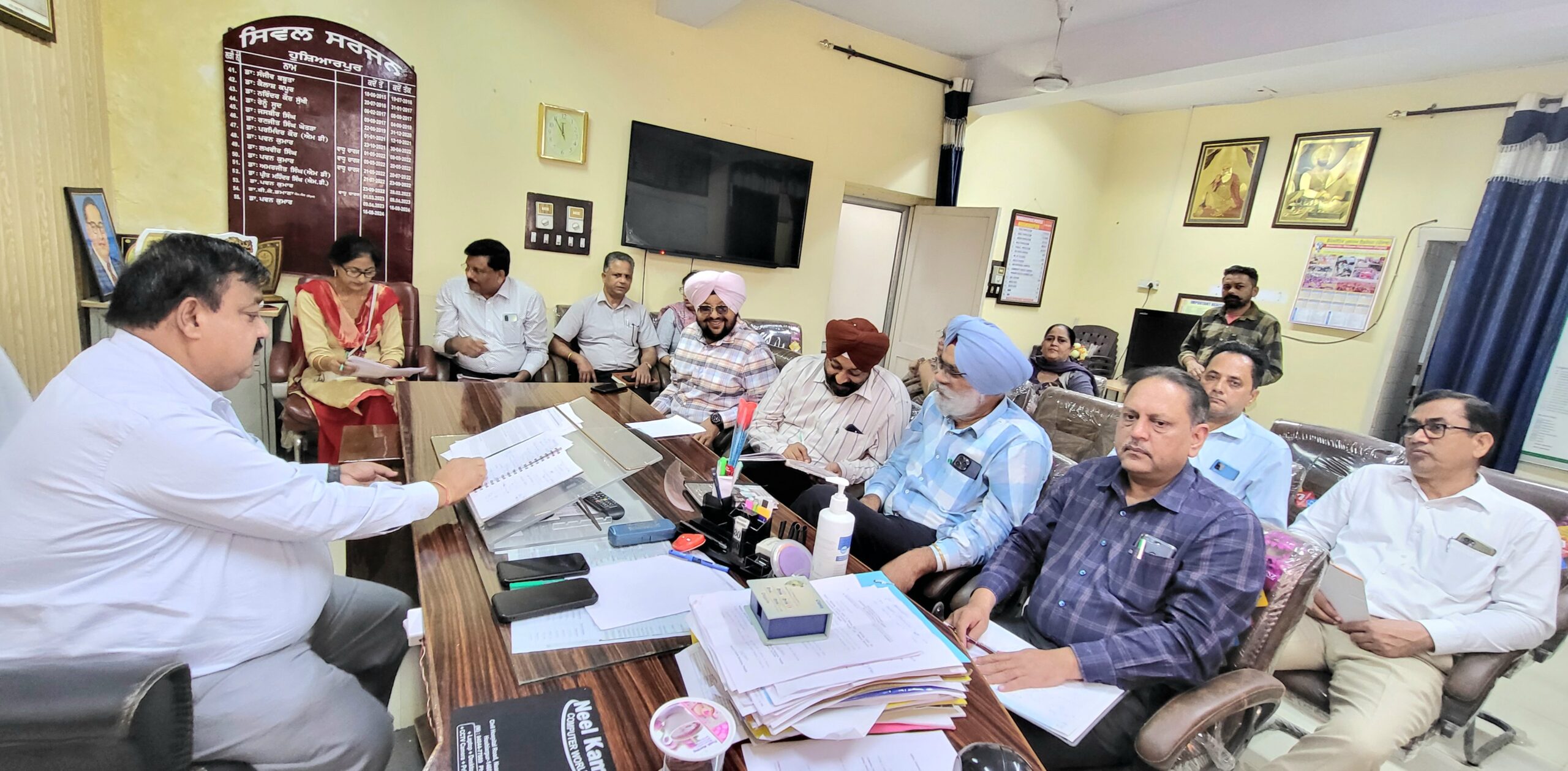 ਸਰਦੀ ਦੇ ਮੌਸਮ ਨੂੰ ਮੁੱਖ ਰੱਖਦੇ ਹੋਏ, ਮਰੀਜ਼ਾਂ ਨੂੰ ਹੋਰ ਬਿਹਤਰ ਸਿਹਤ ਸਹੂਲਤਾਂ ਪ੍ਰਦਾਨ ਕਰਨ ਲਈ ਕੀਤੀ ਜਾਵੇ ਅਗਾਊਂ ਤਿਆਰੀ : ਸਿਵਲ ਸਰਜਨ ਡਾ ਪਵਨ ਕੁਮਾਰ ਸ਼ਗੋਤਰਾ 