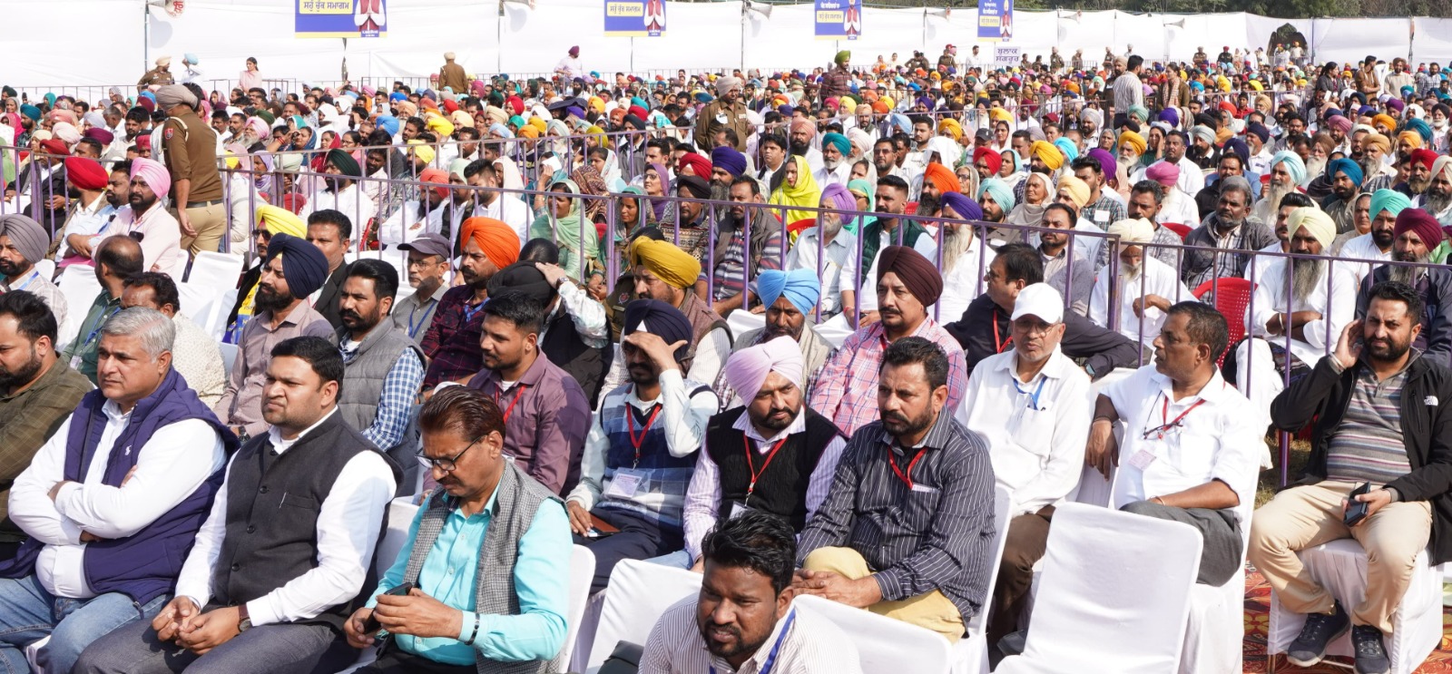 ਮੁੱਖ ਮੰਤਰੀ ਵੱਲੋਂ ਨਵੇਂ ਚੁਣੇ ਗਏ ਪੰਚਾਂ ਨੂੰ ਚੁਕਾਈ ਸੋਹੰ