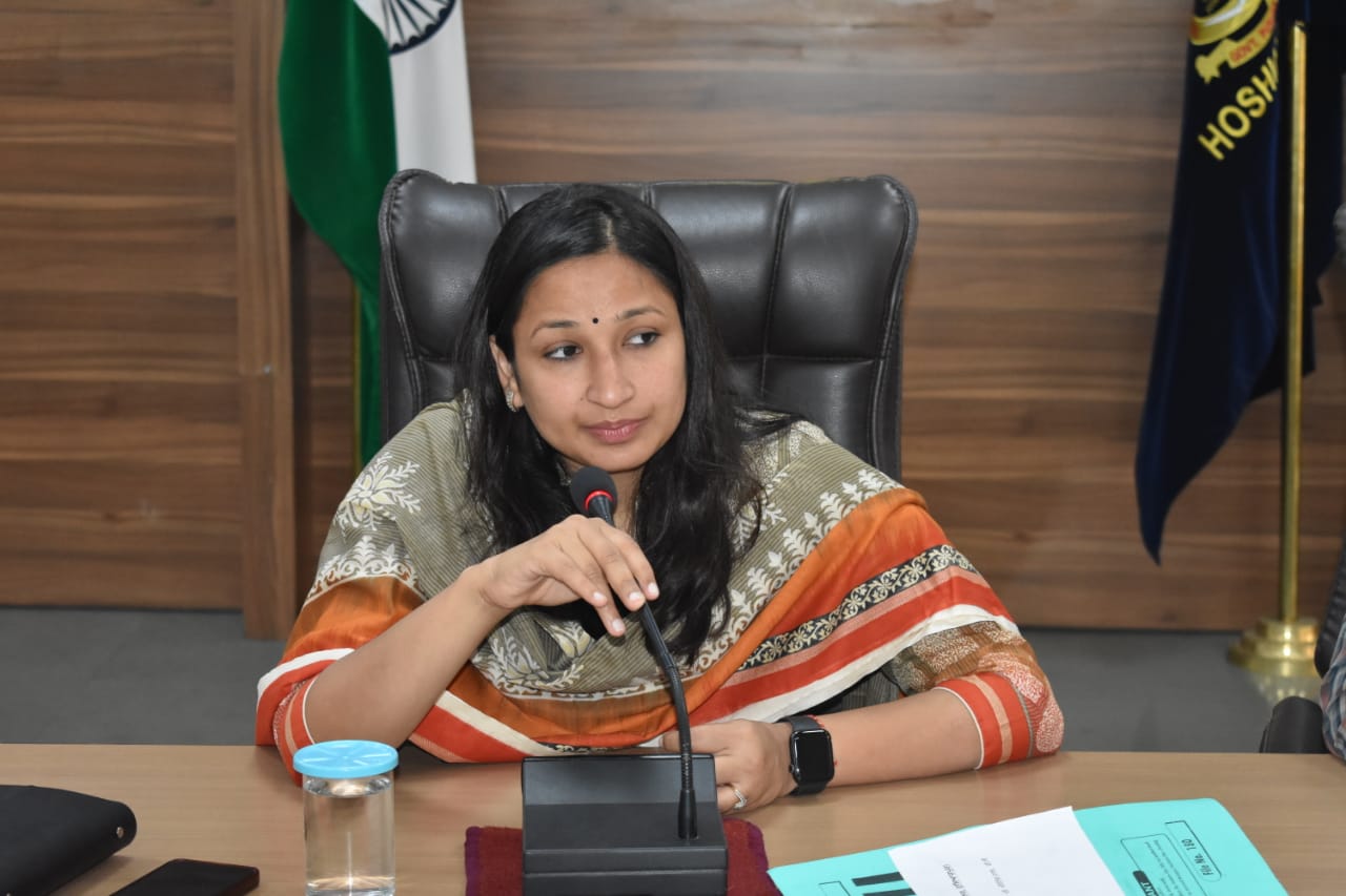 खाद की जमाखोरी पर होगी सख्त कार्रवाई: डिप्टी कमिश्नर