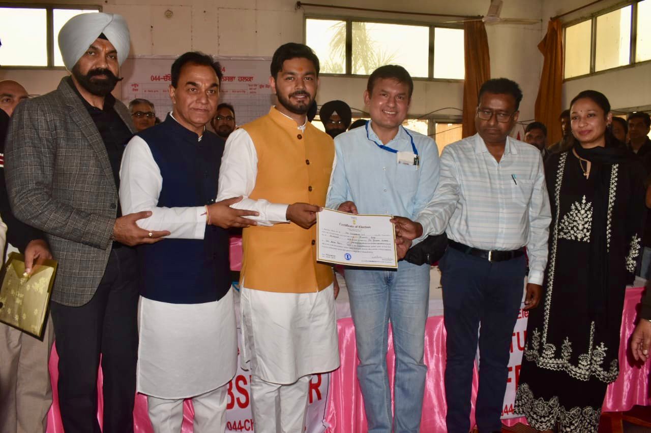 आम आदमी पार्टी के उम्मीदवार ईशांक कुमार बने विजेता