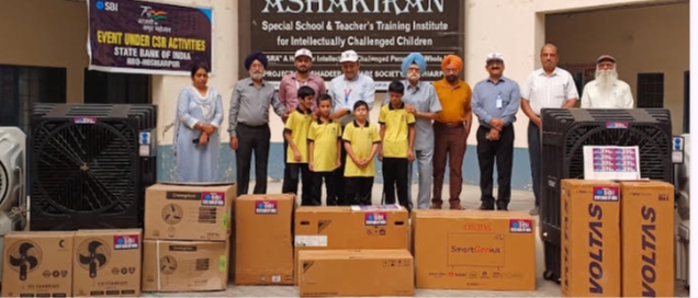 ਐੱਸ.ਬੀ.ਆਈ ਬੈਂਕ ਨੇ ਆਸ਼ਾ ਕਿਰਨ ਸਕੂਲ ਨੂੰ ਦਿੱਤਾ 2 ਲੱਖ 12 ਹਜਾਰ ਦਾ ਸਮਾਨ