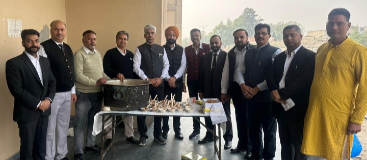 ਵਕੀਲ ਭਾਈਚਾਰੇ ਨੇ ਮੱਘਰ ਦੀ ਸੰਗਰਾਦ ਅਤੇ ਗੁਰੂ ਨਾਨਕ ਦੇਵ ਜੀ ਦਾ ਪ੍ਰਕਾਸ਼ ਦਿਹਾੜਾ ਮਨਾਇਆ । 