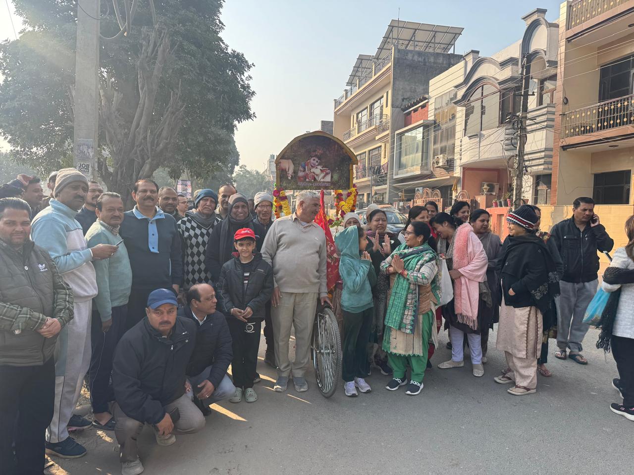 ਗਊ ਗਰਾਸ ਸੇਵਾ ਸੰਮਤੀ ਖਰੜ ਨੇ ਸੰਨੀ ਐਨਕਲੇਵ ਖਰੜ ਸੈਕਟਰ 125 ਦੇ ਵਸਨੀਕਾਂ ਦੇ ਸਹਿਯੋਗ ਨਾਲ ਗਊ ਮਾਂ ਲਈ ਹਰ ਘਰ ਤੋਂ ਪਹਿਲੀ ਰੋਟੀ ਇਕੱਠੀ ਕਰਨ ਲਈ “ਗਊ ਗਰਾਸ ਰੱਥ” ਦੀ ਸ਼ੁਰੂਆਤ ਕੀਤੀ। 