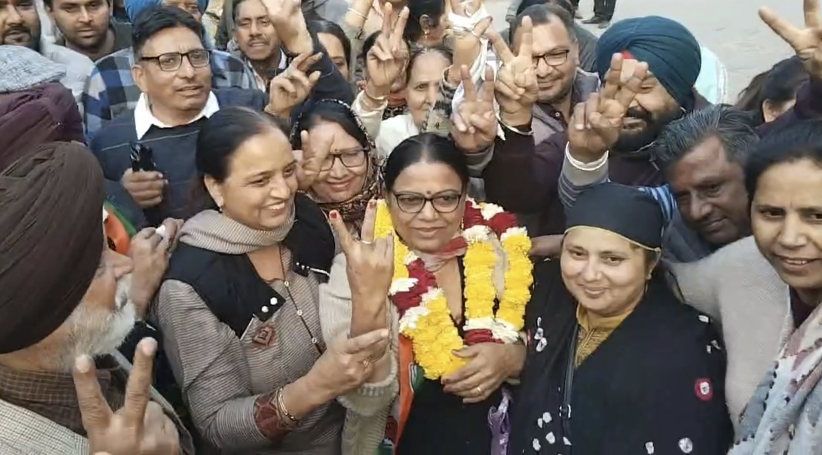 ਨਗਰ ਨਿਗਮ ਹੁਸ਼ਿਆਰਪੁਰ ਦੀਆਂ ਜਿਮਨੀ ਚੋਣਾਂ ‘ਚ ਆਪ ਤੇ ਕਾਂਗਰਸ ਨੇ ਮਾਰੀ ਬਾਜ਼ੀ