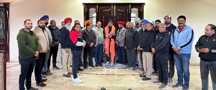 ਹੁਸ਼ਿਆਰਪੁਰ ਇਨਕਲੇਵ ਵੈਲਫੇਅਰ ਐਸੋਸੀਏਸ਼ਨ ਨੇ ਸੰਸਦ ਮੈਂਬਰ ਨਾਲ ਕੀਤੀ ਮੁਲਾਕਾਤ 