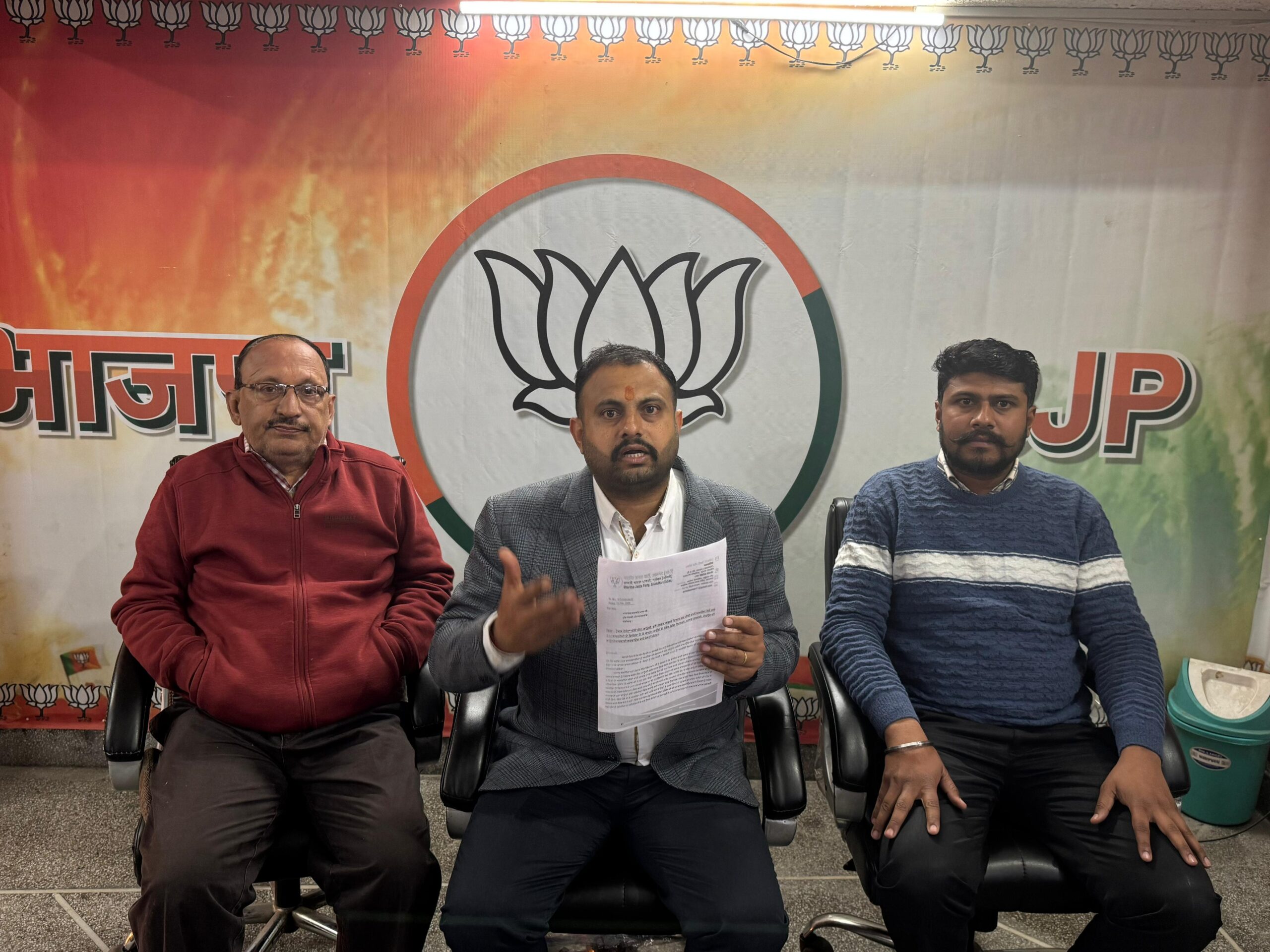 *अमेरिका से डिपोर्ट हुए पंजाबियों को भेजने वाले ट्रैवल एजेंटों पर मानव तस्करी,देशद्रोह धोखाधड़ी के मामले दर्ज़ हो-अशोक सरीन हिक्की* 