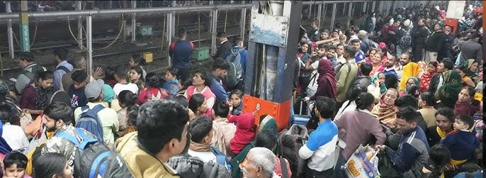 दिल्ली रेलवे स्टेशन पर हुई भगदड़ में गवाई कई लोगों ने अपनी जान राष्ट्रपति मुर्मू ने घटना पर जताया शोक 