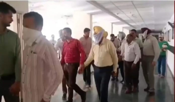 ਮੋਗਾ,ਸਾਬਕਾ ਐਸਐਸਪੀ (ਸੀਨੀਅਰ ਪੁਲਿਸ ਸੁਪਰਡੈਂਟ) ਸਮੇਤ ਚਾਰ ਸਾਬਕਾ ਪੁਲਿਸ ਨੂੰ “ਸੈਕਸ ਸਕੈਂਡਲ”ਮਾਮਲੇ ਵਿੱਚ ਪੰਜ ਸਾਲ ਦੀ ਕੈਦ ਦੀ ਸਜ਼ਾ