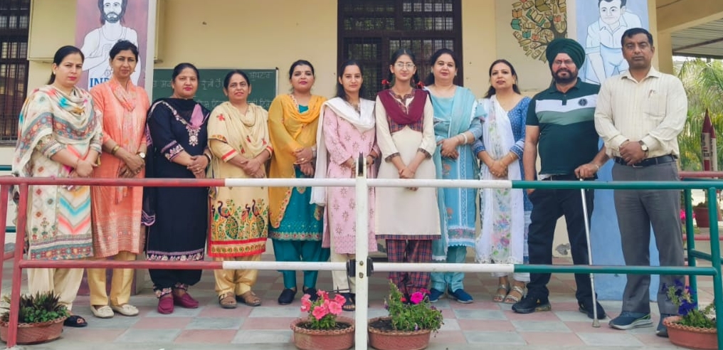 ਸਰਕਾਰੀ ਸੈਕੰਡਰੀ ਸਕੂਲ ਗੋਬਿੰਦਪੁਰ ਖੁਣ-ਖੁਣ ਦੀ ਦਸਵੀਂ ਜਮਾਤ ਦੀ ਵਿਦਿਆਰਥਣ ਅਨਮੋਲਪ੍ਰੀਤ ਕੌਰ ਦੀ ਇਸਰੋ ਲਈ ਹੋਈ ਚੋਣ