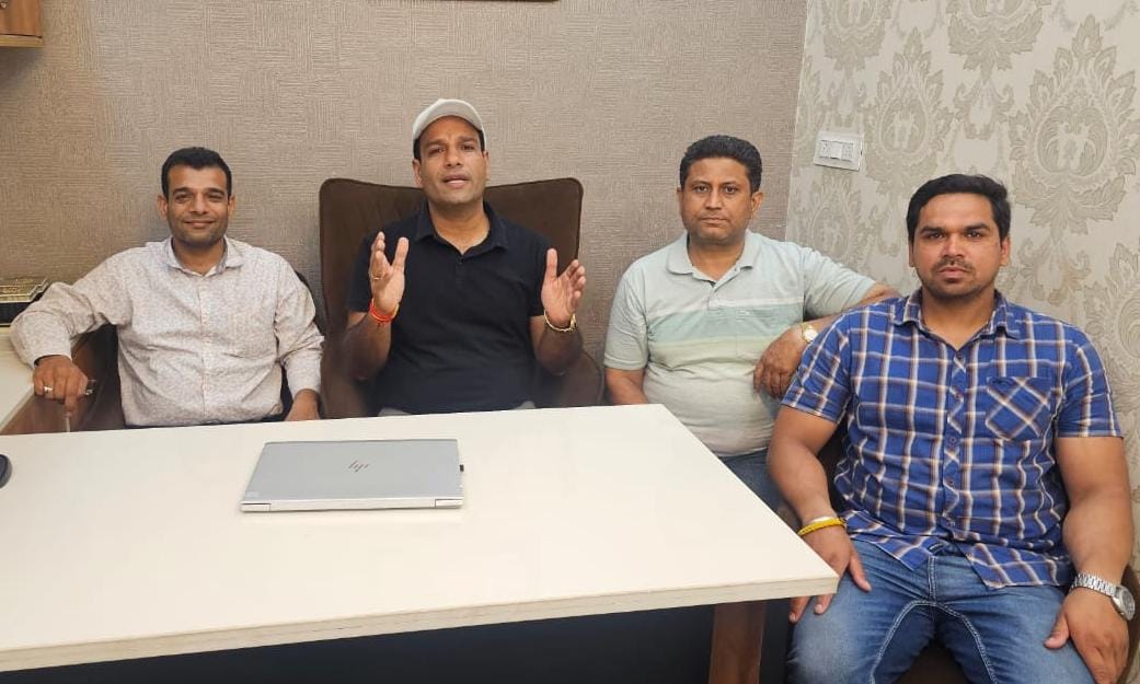 भाजपा प्रदेश महामंत्री राकेश राठौर ने प्रणव भाटिया को 12वीं क्लास में मेडिकल स्ट्रीम में प्रथम आने पर दी बधाई एवं शुभकामनाएं