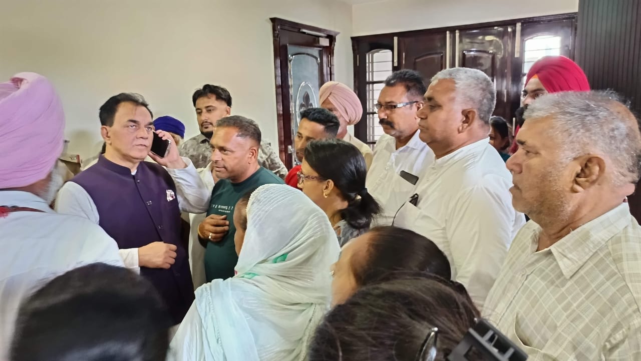 ਹੁਸ਼ਿਆਰਪੁਰ ਜ਼ਿਲ੍ਹੇ ਵਿੱਚ ਹਨੇਰੀ -ਤੂਫ਼ਾਨ ਨਾਲ ਖ਼ਰਾਬ ਹੋਈ ਬਿਜਲੀ ਸਪਲਾਈ ਜਲਦ ਹੋਵੇਗੀ ਬਹਾਲ – ਸੰਸਦ ਮੈਂਬਰ ਡਾ. ਰਾਜਕੁਮਾਰ ਚੱਬੇਵਾਲ