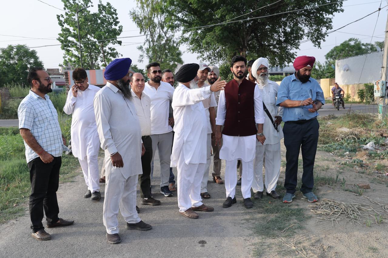 ਹਰ ਪਿੰਡ ਦਾ ਸਰਵਪੱਖੀ ਵਿਕਾਸ ਮੇਰਾ ਲਕਸ਼ ਹੈ : ਡਾ. ਈਸ਼ਾਂਕ